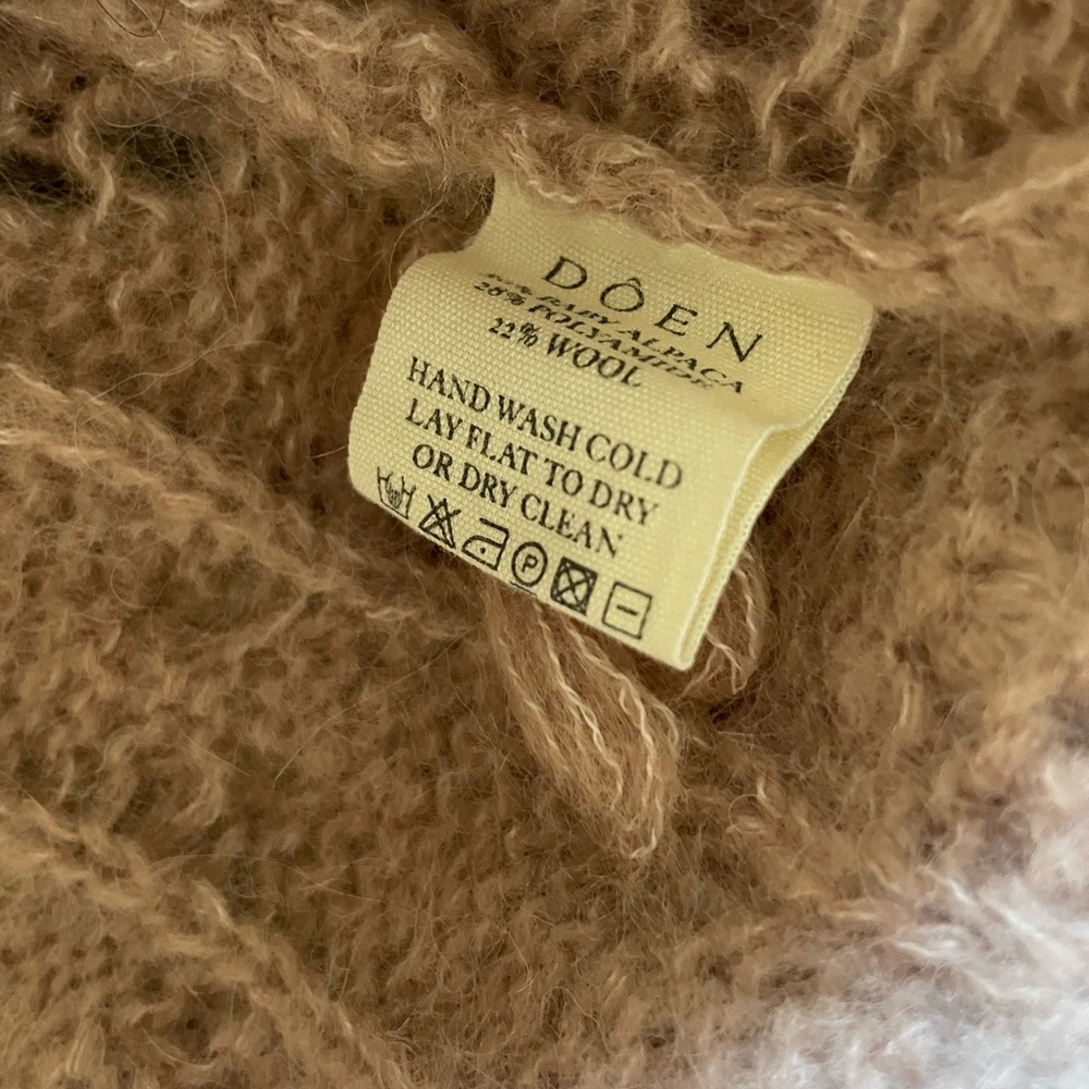 Doen Tudor Sweater - Picture 2 of 5